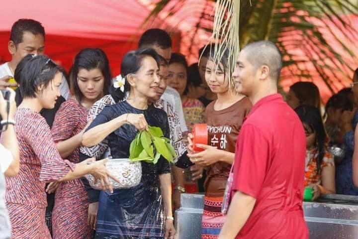 twittyrebel's tweet photo. This year Myanmar doesn’t celebrate #Thingyan like they used to. The people determine not to let #MyanmarMilitaryCoup feel accepted. Do not normalize this until you win. And you will, too! #WhatsHappeningInMyanmar #FreeAungSanSuuKyi #FreeMyAuntie #FreeMyUncle #SaveMyanmar https://t.co/WKBMNMIC34
