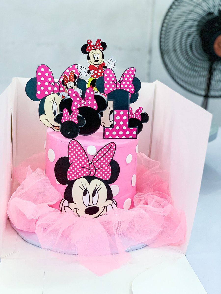 tipsylee1's tweet photo. Character cake for the win💕💕💕
Minimouse cake for a pretty girl🥰🥰
We are available to take your orders✅✅✅ https://t.co/adfjsT7etu