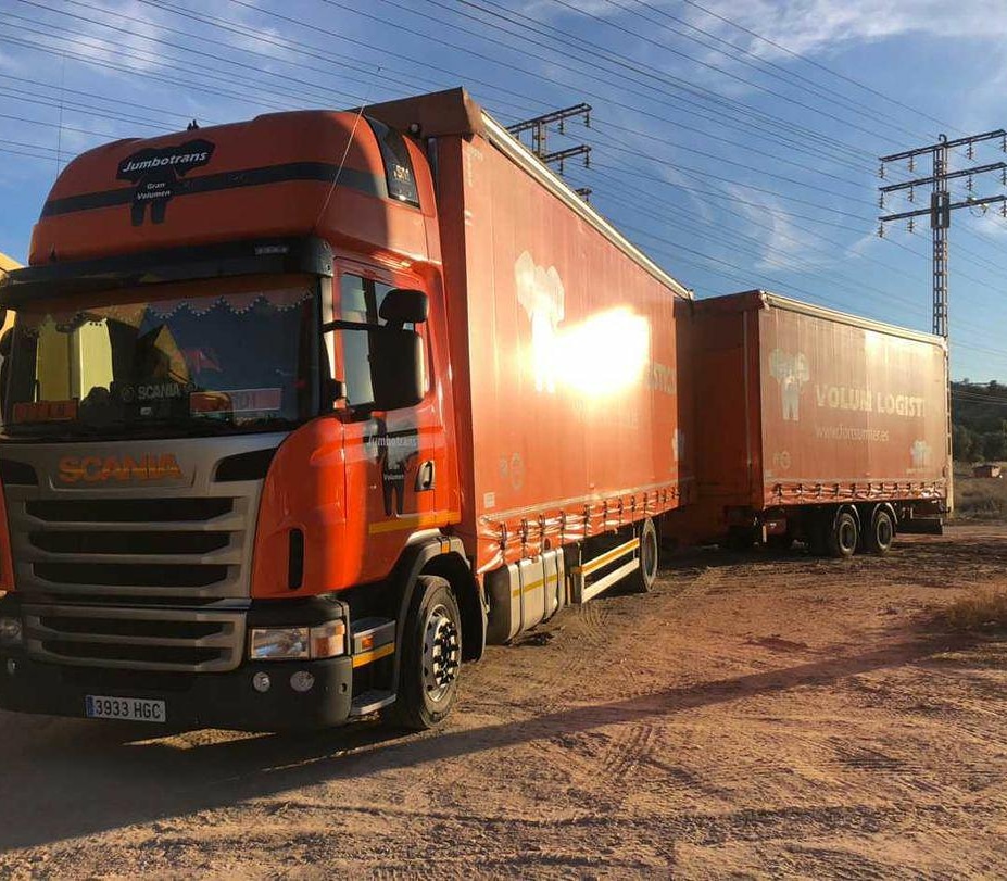 FortSumterEs's tweet photo. Imagen de #JordiJoMateix3933HGC #Conductorprofesional #Division #Volumlogistics🚛 @grupo_fort_sumter #AlwaysOrange! #isoquality #Morethan35yearsonroad https://t.co/iaeXed5rr2
