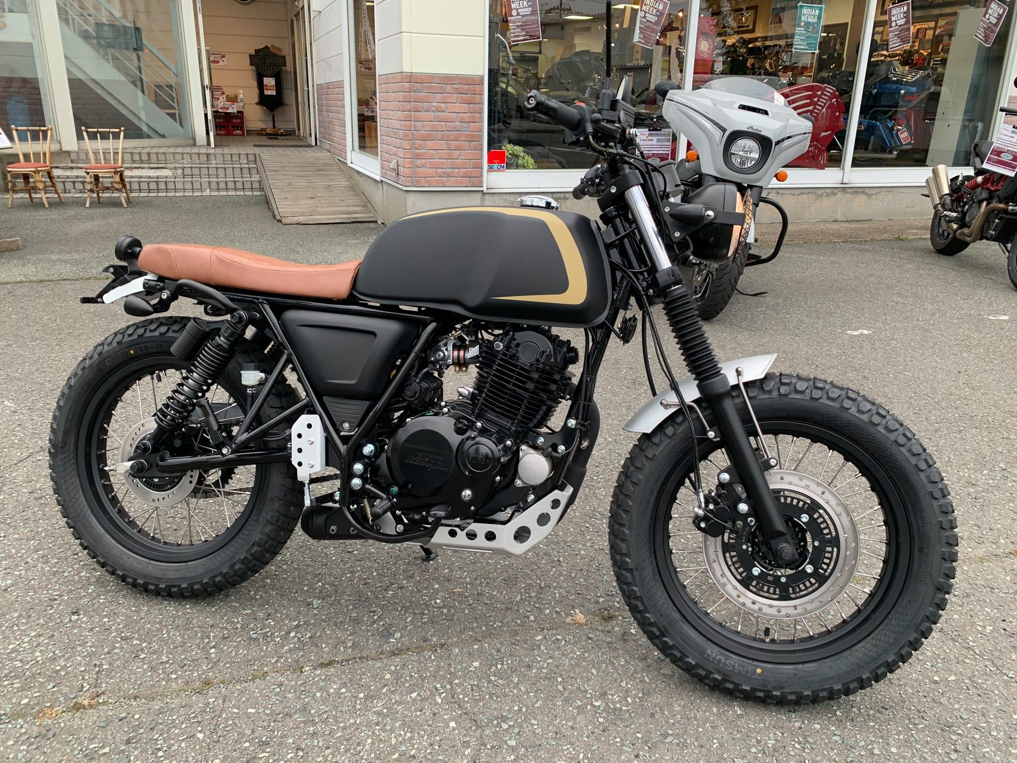 mutt motorcycles AKITA250純正シート