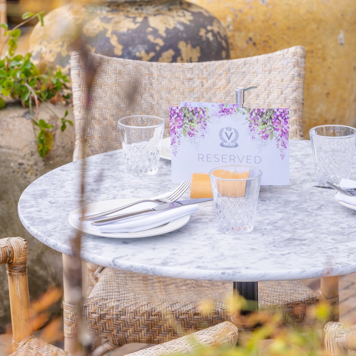 Victor's Restaurants tweet media