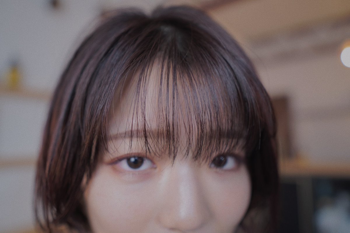 Riving Urata 髪を切っててよくお聞きする質問 Q3 前髪が重たくなってしまいがちなのですが 薄めの前髪ってできますか A 前髪の幅を薄くに設定して仕上げに軽くオイルをつけてナチュラルな束感を作るとほとんどの場合作ることは可能です 薄い Riving Urata 髪を切っててよくお聞きする質問 Q3 前髪が重たくなってしまいがちなのですが 薄めの前髪ってできますか A 前髪の幅を薄くに設定して仕上げに軽くオイルをつけてナチュラルな束感を作るとほとんどの場合作ることは可能です 薄い