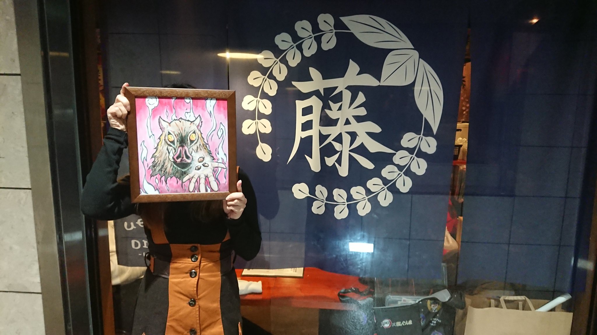 Ufotable Dining Hanare Ufotable Dining Hanare 本日の第2部にてwチャンス景品の直筆イラスト色紙のご当選がございましたのでご紹介です 見事引き当てたのは高橋聰さんの我妻善逸の色紙です おめでとうございます T Co E1mldhsaji