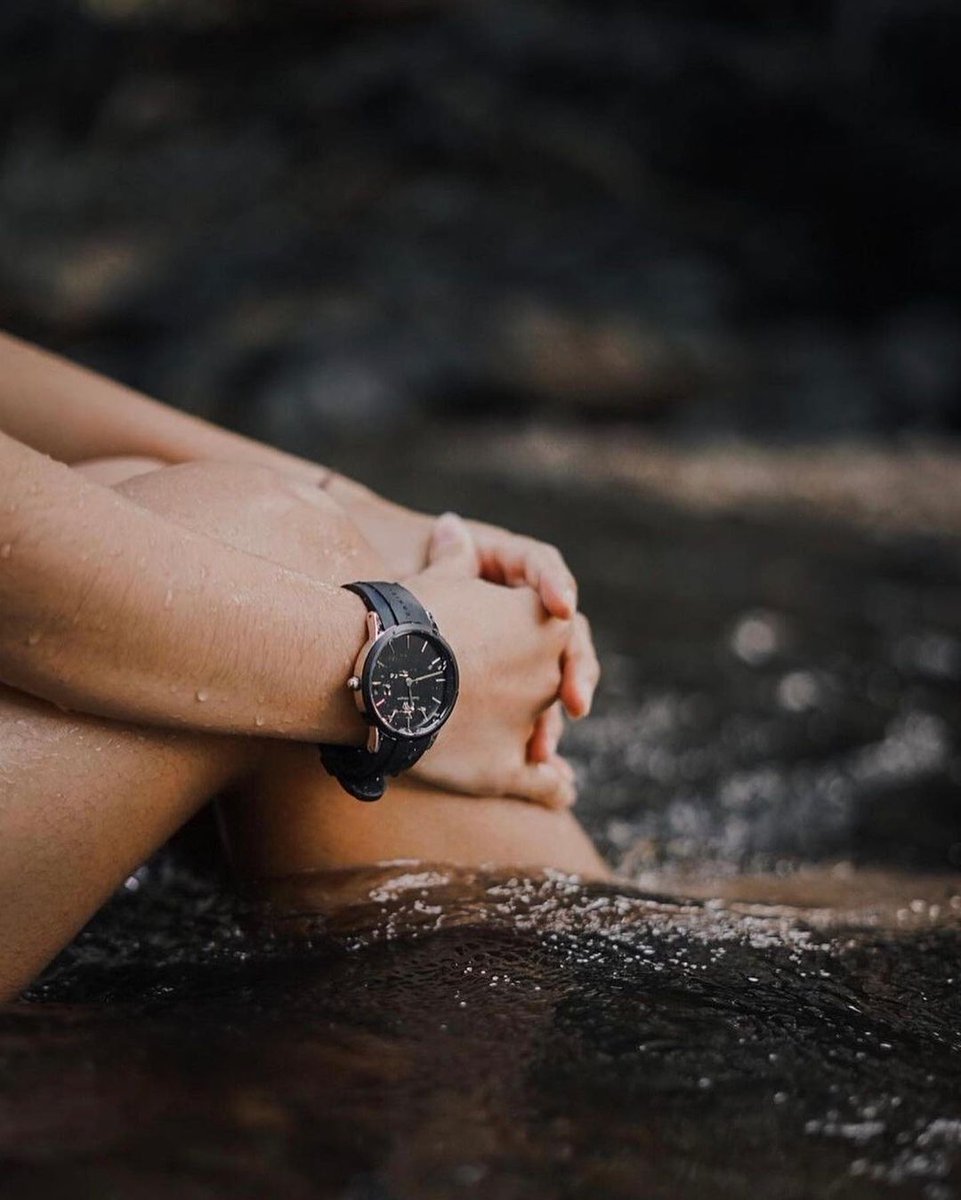 itisDW's tweet photo. Your new everyday companion. Our Iconic Motion can withstand your adventures both above and below water. #IconicMotion #DanielWellington https://t.co/SROiEBi8Zl