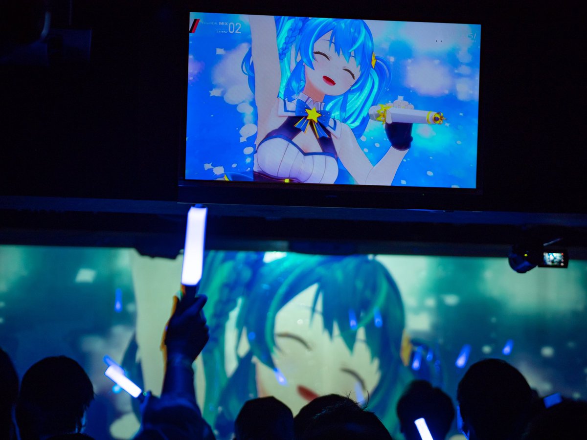 usagipro777's tweet photo. 3月28日 リリース記念イベント
「VirtuaREAL MIX.02 mixed by DJ TAMU」
#VRMIX02

レポートをv-tuber zero様に掲載頂きました！
イベント雰囲気が良く分かる記事をご覧下さい。

文・編集 / 森山ド・ロ (@doro0157)
写真 / クロブチ (@ozizo_midnight)

【レポートはこちら】
https://t.co/X29knQWzWM https://t.co/EmqSGGC0ib