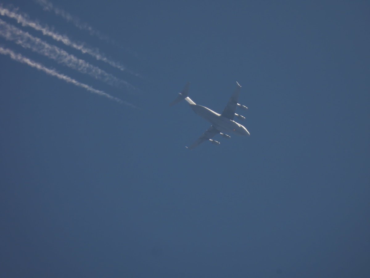 EHEH_Spotter's tweet photo. ๐บ๐ธUnited States Air Force Boeing C17A Globemaster III (01-0186) - 436th / 512th Airlift Wing ''Dover'' - as U.S. Air Mobility Command flight #RCH802 @ FL330
๐บ๐ธUnited States Air Force - Gates Learjet C-21A (84-0083) as flight #VALOR42 @ FL300
#NLspot #avgeek #USAF https://t.co/DFdAwhR9oI