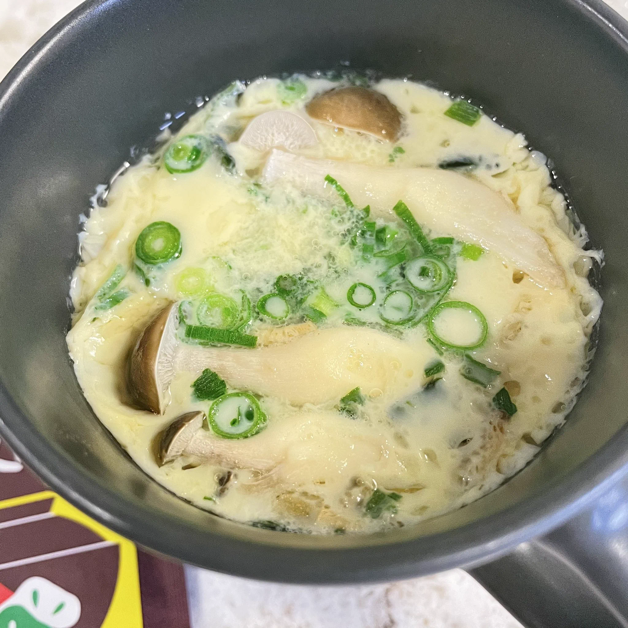 材料を混ぜて電子レンジで温めるだけでOK？！びっくりするくらい簡単な「茶碗蒸し」の作り方！