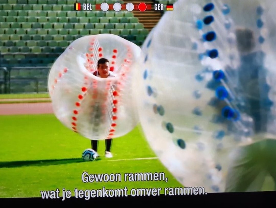 #demol
Wanneer ik met de auto achter een groepje wielertoeristen rijdt: