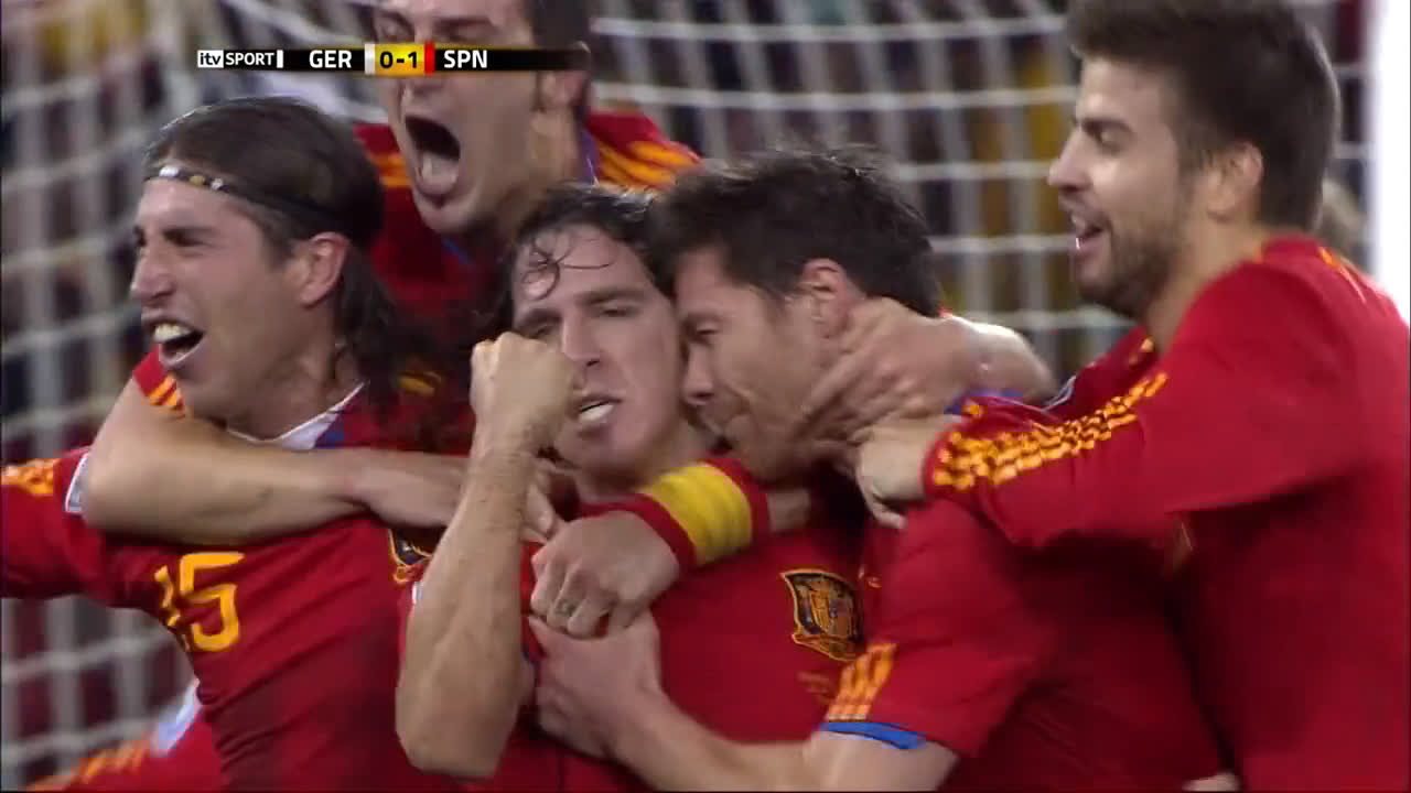 Think this is what you call a        header

Happy birthday to Carles Puyol  