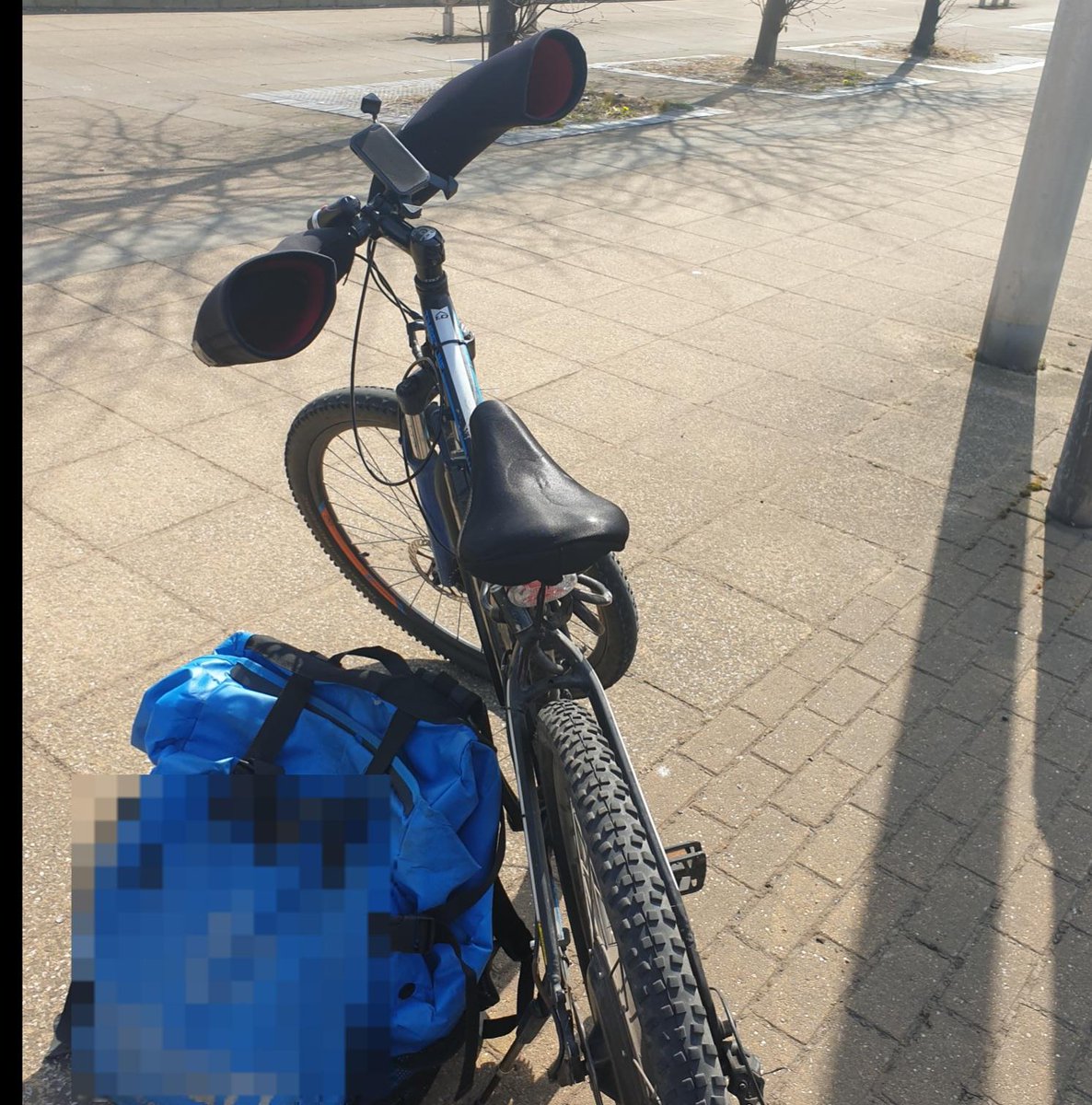MerPolTraffic's tweet photo. This cyclist thought it was acceptable to go through two red traffic lights at two main junctions on Stanley Road. We can't stress how important it is to stop at red traffic lights, even as a cyclist. #TorIssued #2WheelCampaign #MRPU https://t.co/8QNQSW7VPi