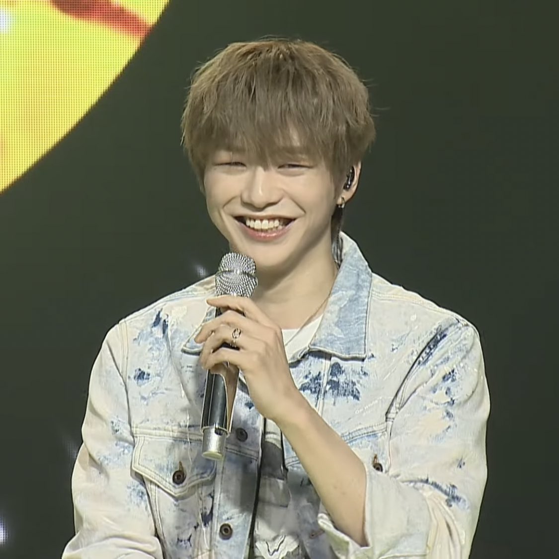 kang daniel pics tweet media