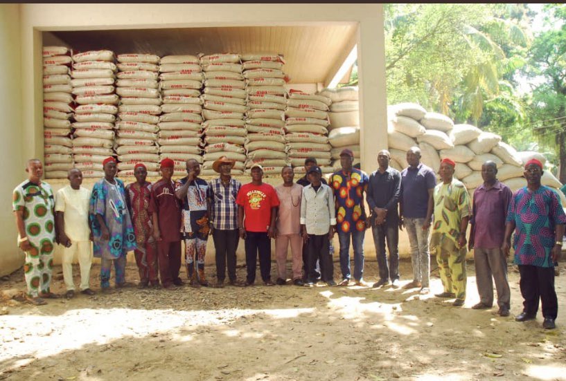 Chahali's tweet photo. "Foundation achievements include:  scholarships to over 60 University students from the area, disaster relief to flood victims; Support provided to local farmers; Public library housing over 20,000 books ; adult education programs." https://t.co/C2wyAAKf63