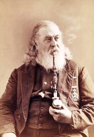 letradiscreta's tweet photo. “Servir y hacer el bien a tantos como sea posible, no hay nada más grande en tu fortuna, que el que tú puedas hacer esto y nada más.”

Albert Pike https://t.co/RdOQWg6S3c