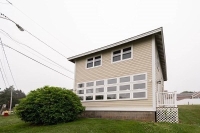 Check out this awesome waterfront listing in Kingston! 

preferredpropertiesrealty.com/idx/listing/MA… 

#waterfront #southshorema #kingstonma #realestate #homesforsale