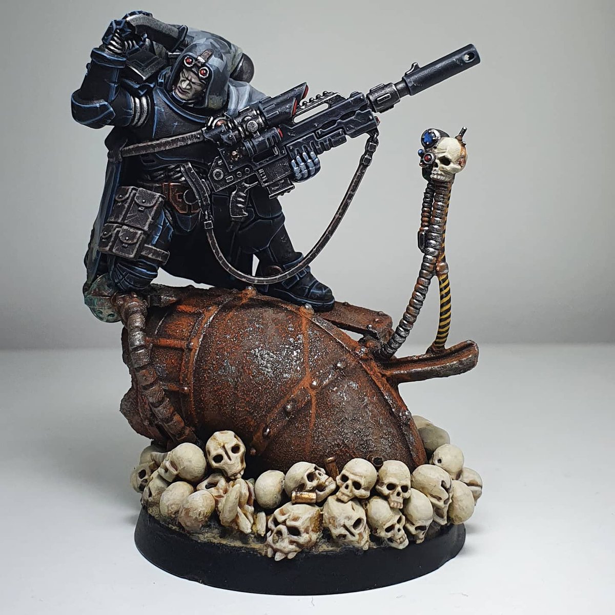 HonestOrk's tweet photo. A Silver Skulls Eliminator joins the Deathwatch 4th Watch Company! 

#warhammer40k #deathwatch #new40k #warhammercommunity #hangoutandpaint #Warmongers #gamesworkshop #warhammer40000 #indomitus #citadelminiatures https://t.co/y2fH7G85Ib