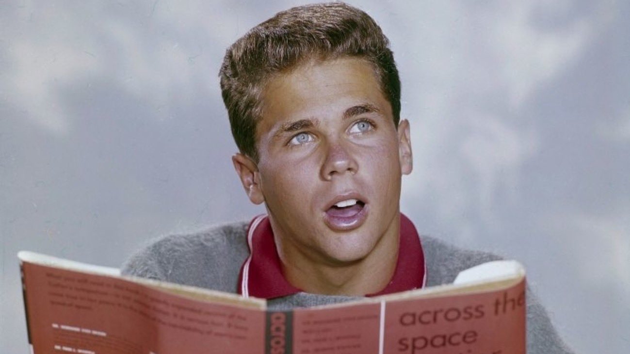 Happy Birthday to Wally Cleaver. Actor Tony Dow ( Leave It to Beaver ) is 76 today. 