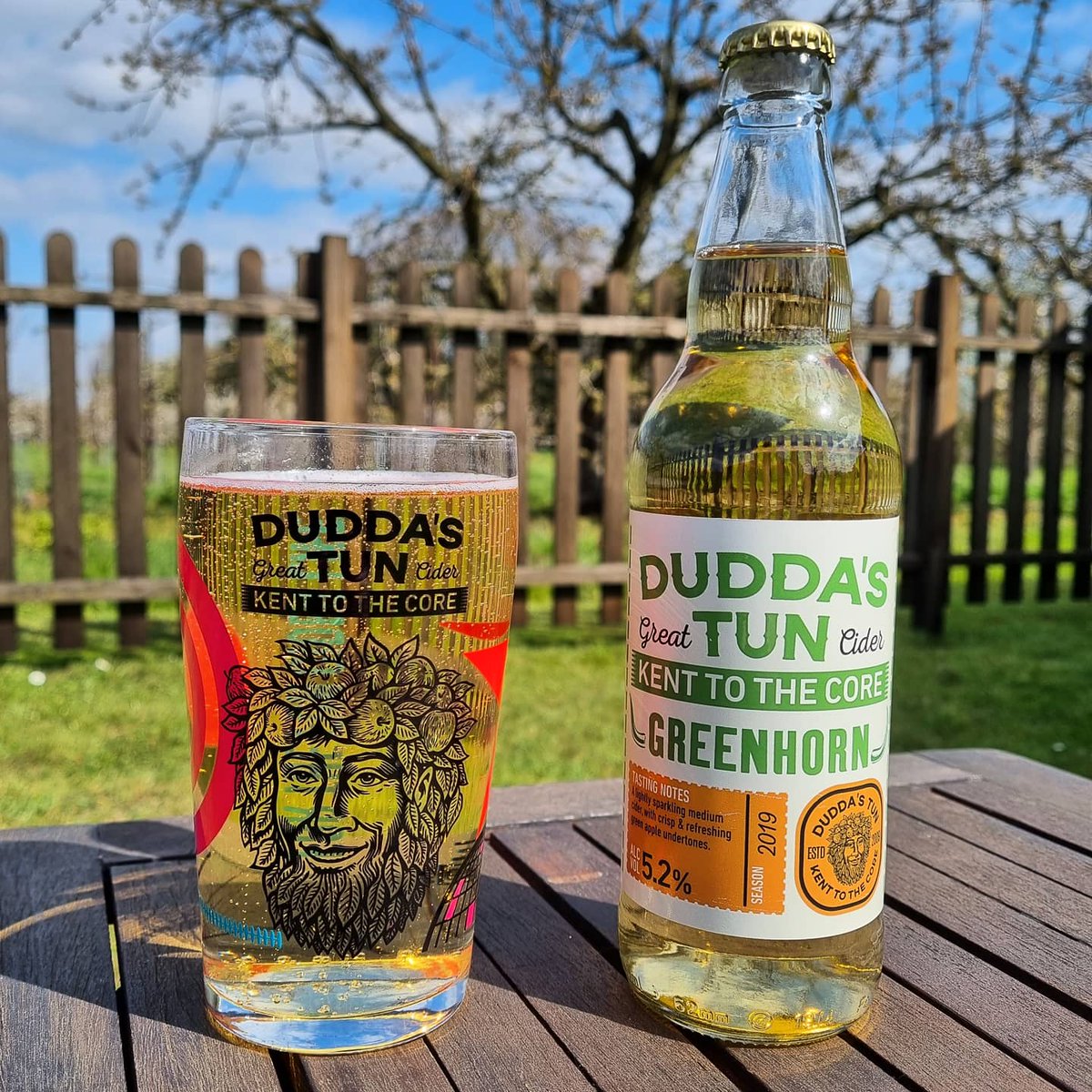 DuddasTunCider's tweet photo. 🧊 Ice is the answer... but what is the question? 🤔

As the 🌞🌞🌞 starts to shine... How do you drink yours?! #areyouthirsty 🍻

#iceornoice #yesorno #cideroverice #beergarden #summervibes #thirsty #kent #cider #greenhorn #duddastun #craftcider #whatareyoudrinking https://t.co/Tgg2Xaw0T8