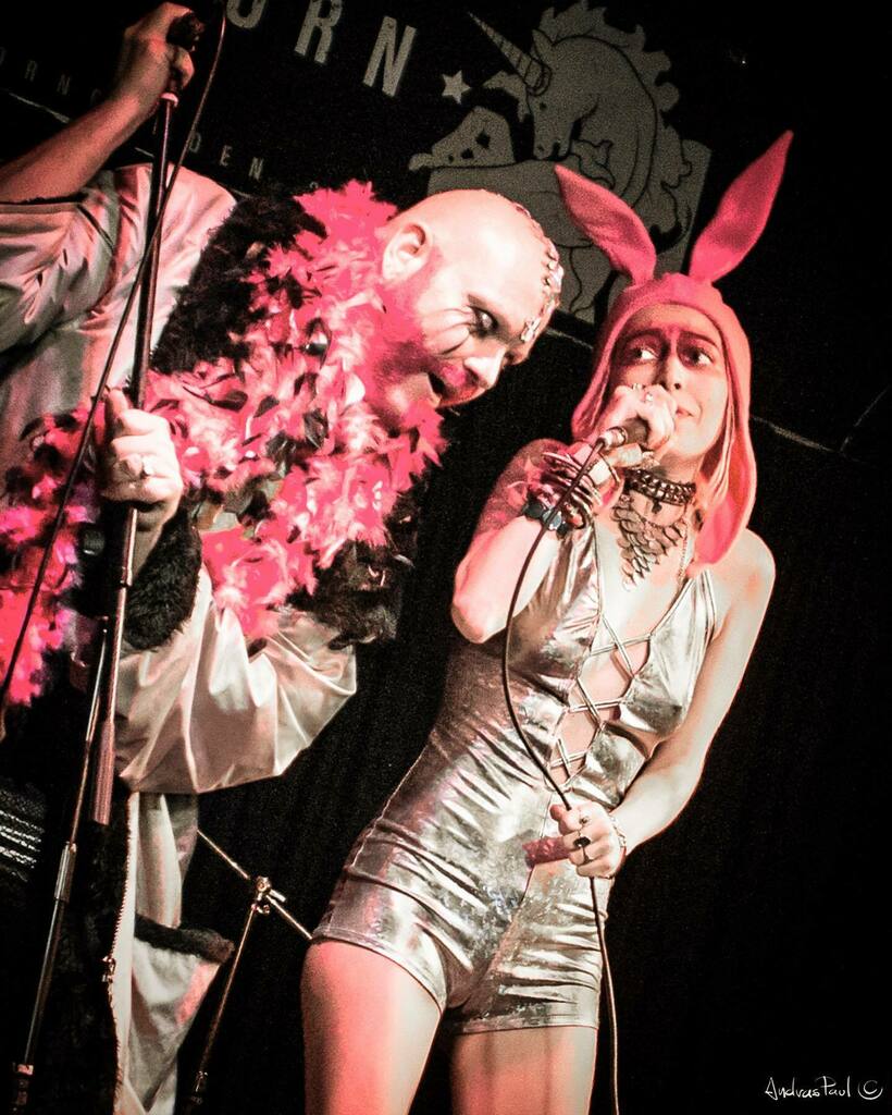 Flesh Tetris <a href="/fleshtetris/">Flesh Tetris</a> rockin on last year at  @theunicorncamdenlive Punk’n’Roll 2020 #saveourvenues #lockdowncreate #liveportrait #fleshtetris #punknrollrendezvous #concertphotography  #livemusicphotography  #chasingthelightart #punksnotdead  #singer… instagr.am/p/CNmqhUpgriZ/