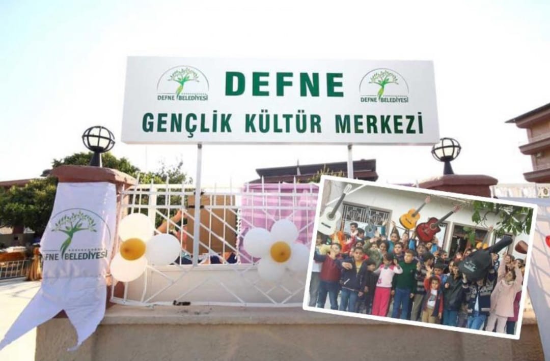 defnebel's tweet photo. "HERKESE BİR KİTAP" PROJEMİZE START VERDİK
Kitap okuma ve okutmaya teşvik etmek, okumayı
alışkanlık haline getirerek, kendini geliştiren, kültür seviyesi yüksek , yaşamının her safhasında okuma kültürüne sahip, düşünen, üreten, eleştiren, aydın ve duyarlı bireylerden oluşan bir https://t.co/pixohQxsX6