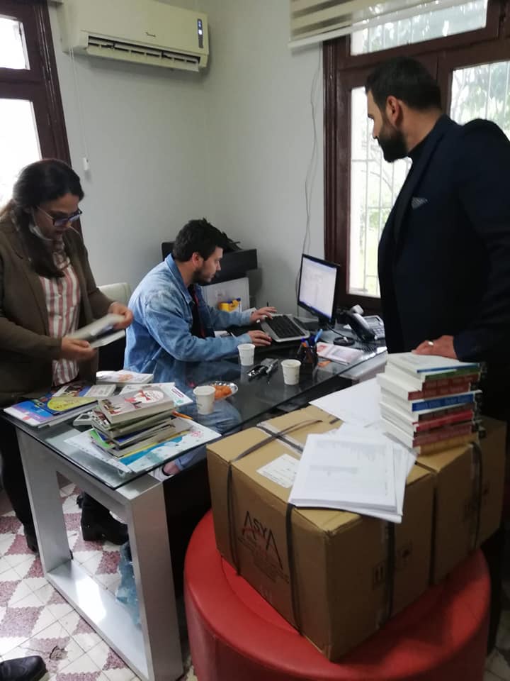 "HERKESE BİR KİTAP" PROJEMİZE START VERDİK
Kitap okuma ve okutmaya teşvik etmek, okumayı
alışkanlık haline getirerek, kendini geliştiren, kültür seviyesi yüksek , yaşamının her safhasında okuma kültürüne sahip, düşünen, üreten, eleştiren, aydın ve duyarlı bireylerden oluşan bir