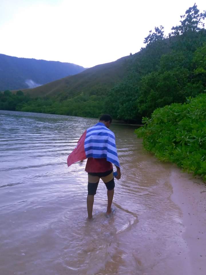 Idelogi sudah mendarah daging di rakyat papua jadi sampai kapan pun kami tetap teriakan merdeka.   Terkecuali papua sudah berdiri sendiri atau freedom...

      Pembangunan ataupun otsus tdk akan redamkan masalah ham yg terjadi pada tahun 1965 sampai saat ini yaitu 2021...