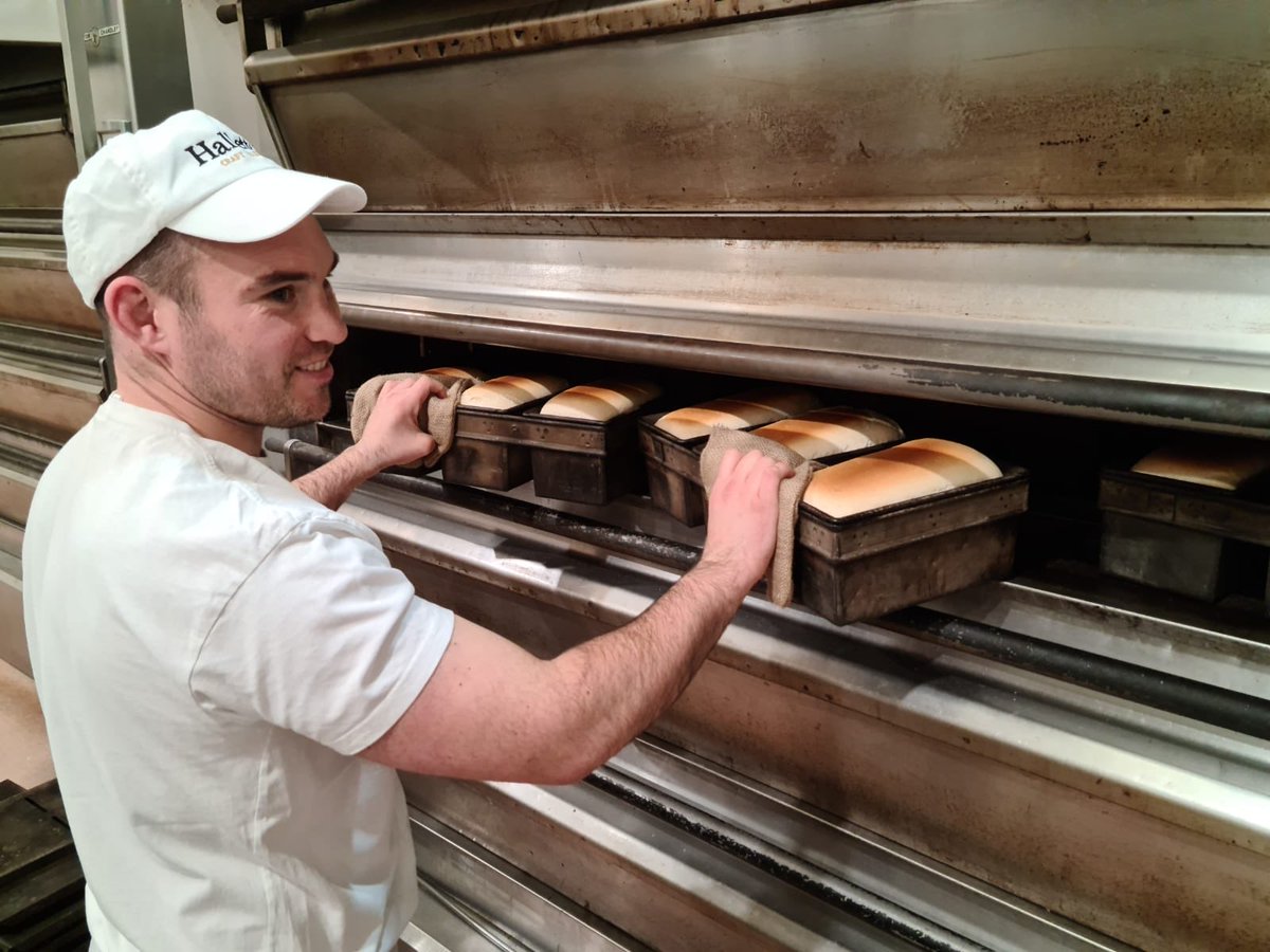 hallettsbakery's tweet image. It’s great to be supplying many of our hospitality customers once again, it’s all hands on tins here to keep up!