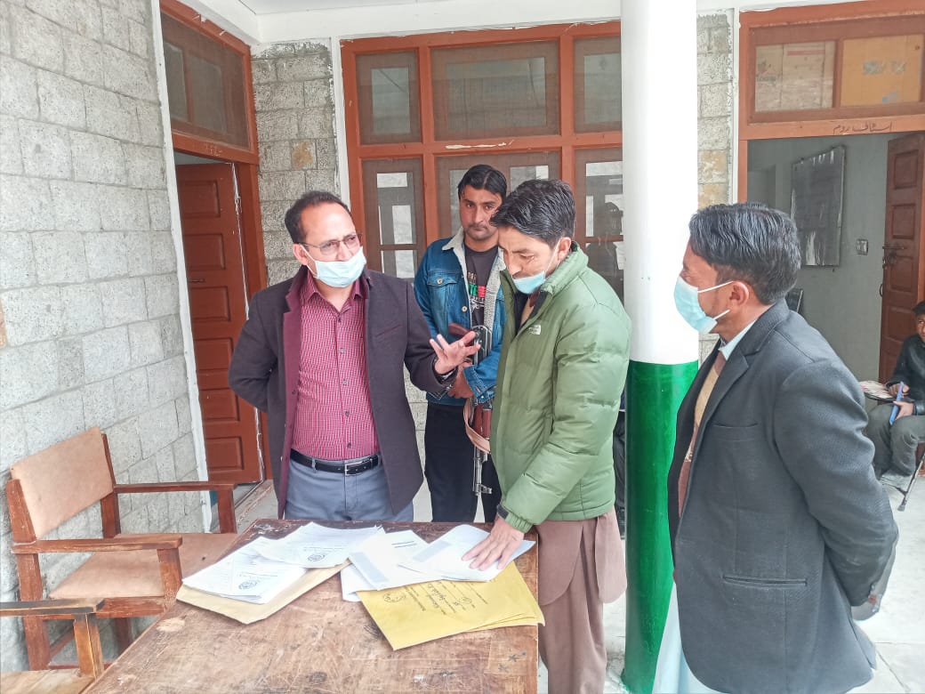 DeputyKharmang's tweet photo. @RandhawaAli @HomeDeptGB COVID 19 SOPs checking in Schools of District Kharmang. https://t.co/HG1ePVtChl