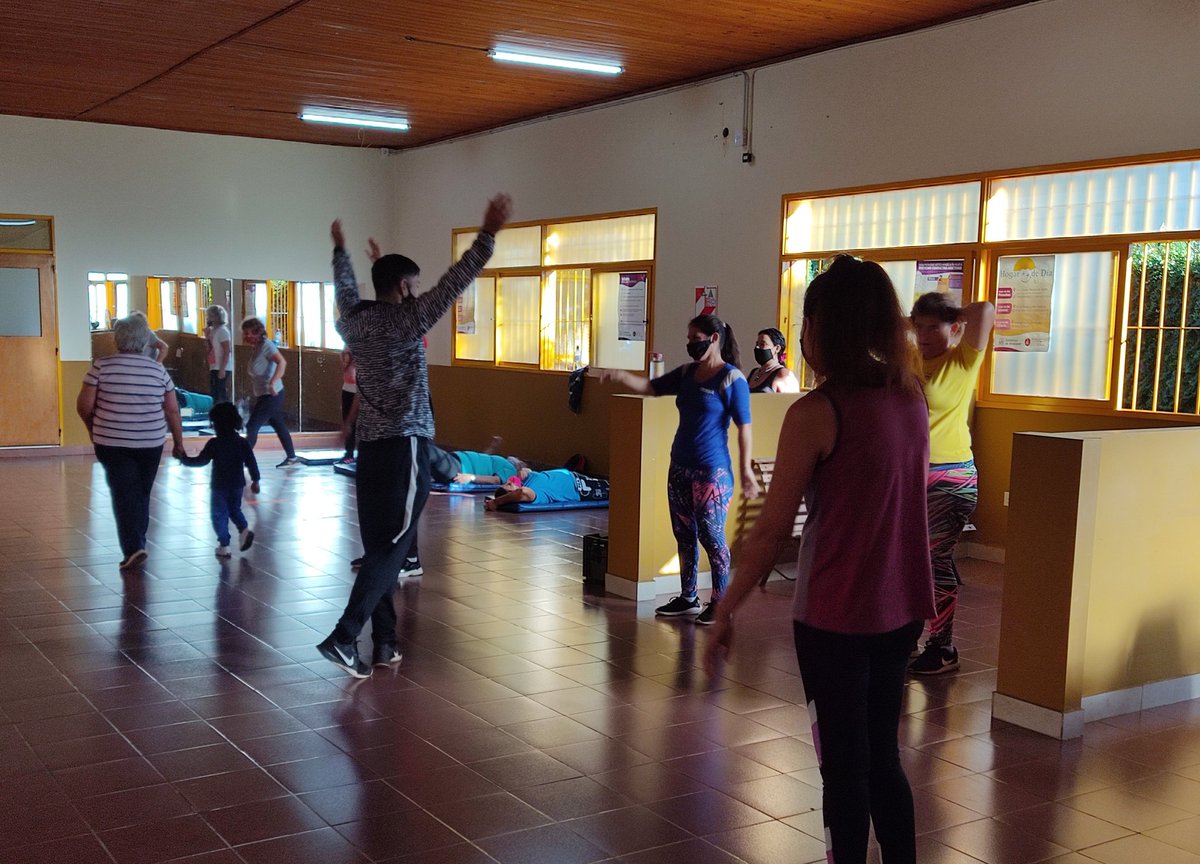 CEF25MISIONES's tweet photo. Buen martes!!! Arrancamos en #PuntoPreventivo San Gerardo, con #GimnasiaFuncional con el @profesudo #CEF25 #ViveActivo @chekielon @ricardofabianbi @DirEducFIsica @CGEMisiones @prevenciondead1 https://t.co/zPavzVFfsc