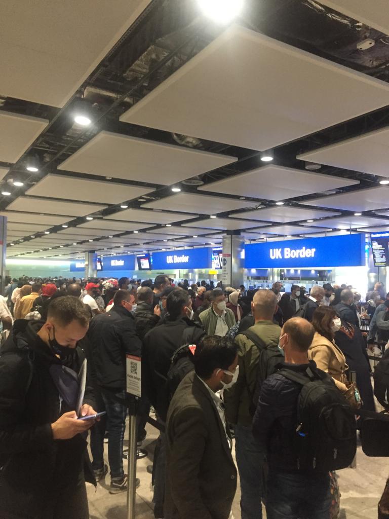 PeterKGeoghegan's tweet photo. A friend going through Heathrow just sent this. More than a year into a pandemic - and with new variants most likely to be imported - and this is still the state of key border entry point https://t.co/1Gaknn57ik