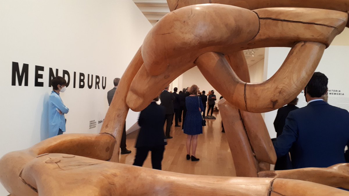 Enhorabuena <a href="/museobilbao/">museo bilbao</a> hermosa exposición sobre la misteriosa obra de Remigio Mendiburu que ha comisariado <a href="/jphuercanos/">jp huercanos</a> Y que podrá visitarse hasta septiembre.  Un honor haber participado en el catálogo con <a href="/MikelOnandia/">Mikel Onandia Garate</a>