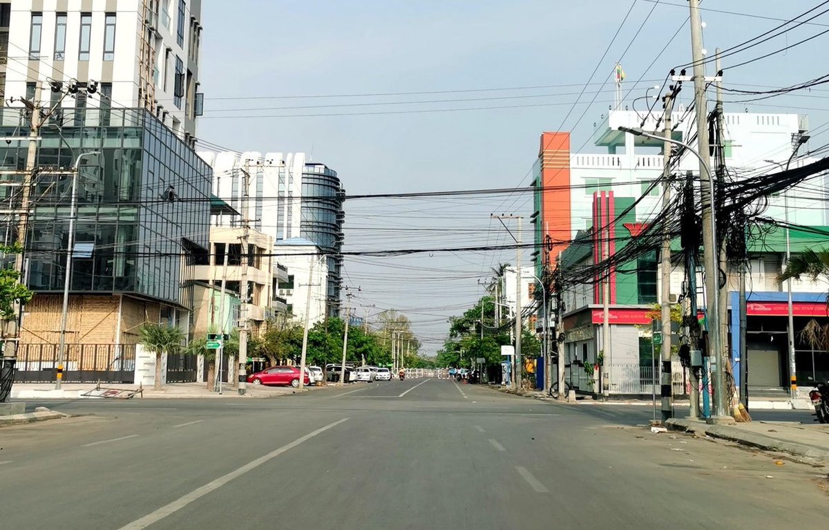 Residents of #Mandalay declined to take part in the traditional New Year water festival, #Thingyan , on Apr. 13. Many in Myanmar feel celebrating the days-long joyous event would dishonor fallen anti-regime protesters slain by junta forces. 

#WhatsHappeningInMyanmar
