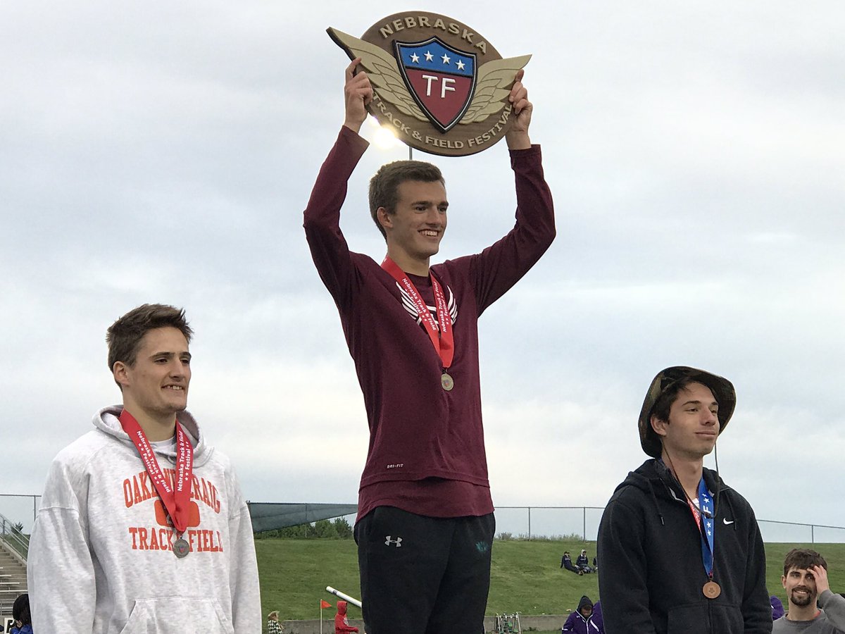 netrackfest's tweet photo. TrackFest2️⃣1️⃣ is only 1️⃣ week away.
Every school in NE is invited to enter and compete on 4/20.
Only event where all classes and all kids compete together. See our site for more details.
☝️state, ☝️meet for all of Nebraska. https://t.co/vGFifjMwDl