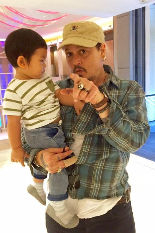 uzaydaokyanus's tweet photo. They ask me why do you love #JohnnyDepp https://t.co/c3A2n9soCl