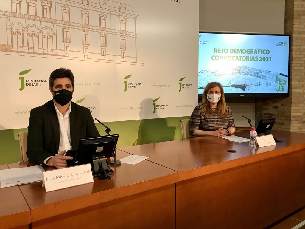 🏛️ <a href="/dipujaen/">Diputación de Jaén</a> lanza las convocatoria de ayudas del Programa Reto Demográfico con 4 millones de euros para 2021-2022

👉🏼 Estas subvenciones, orientadas a apoyar a jóvenes autónomos y pymes, se podrán ejecutar en 78 municipios de la provincia

📲 Más info: bit.ly/2RsfxwV