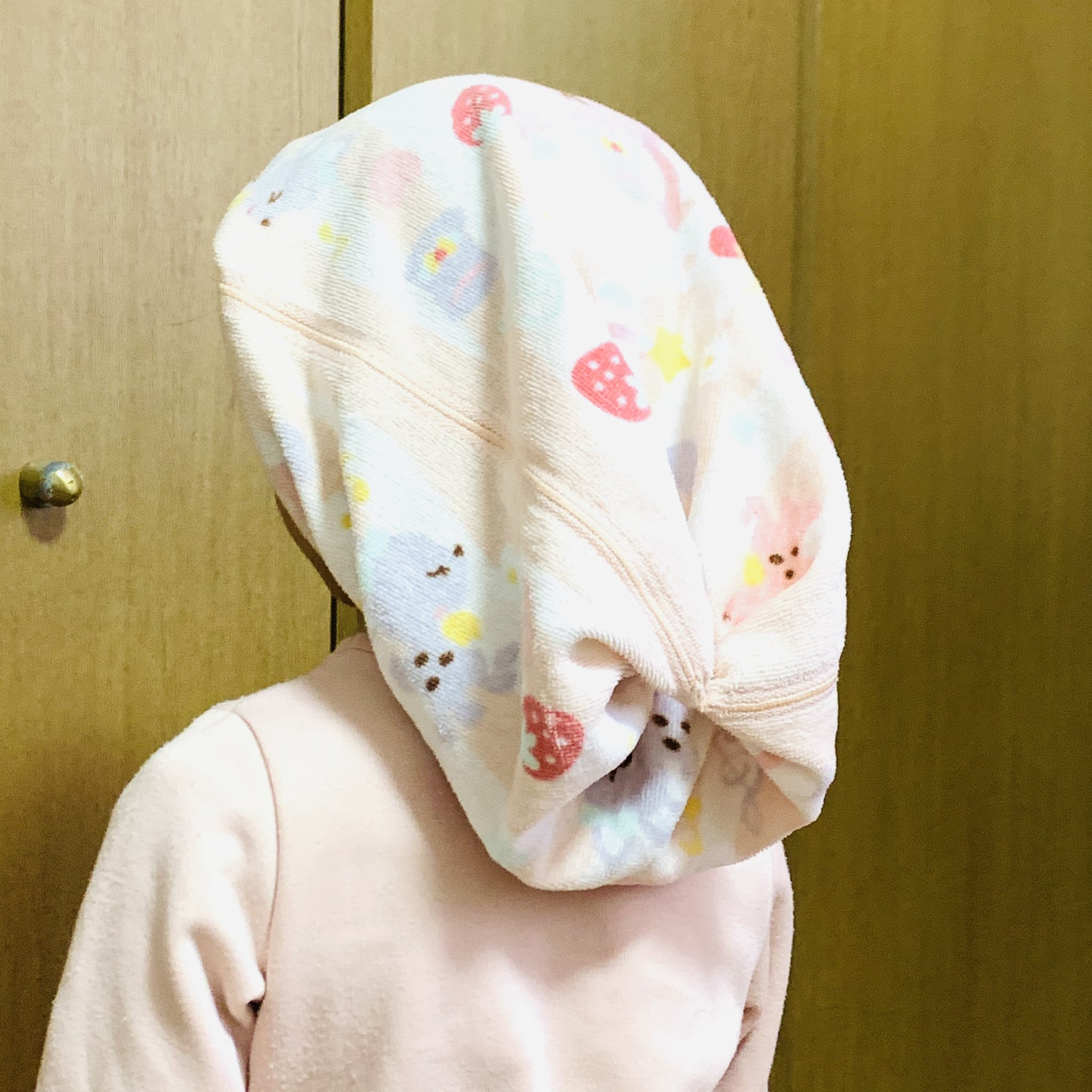 تويتر K Made على تويتر 作るのだいぶ久々になってしまいました 今回はスイミングやプールで使うタオルキャップを作りました お風呂上がりに使ってもいいですね お好きなフェイスタオルから作る事ができて一切切らずに作れます 作り方載せたらまたツイートし