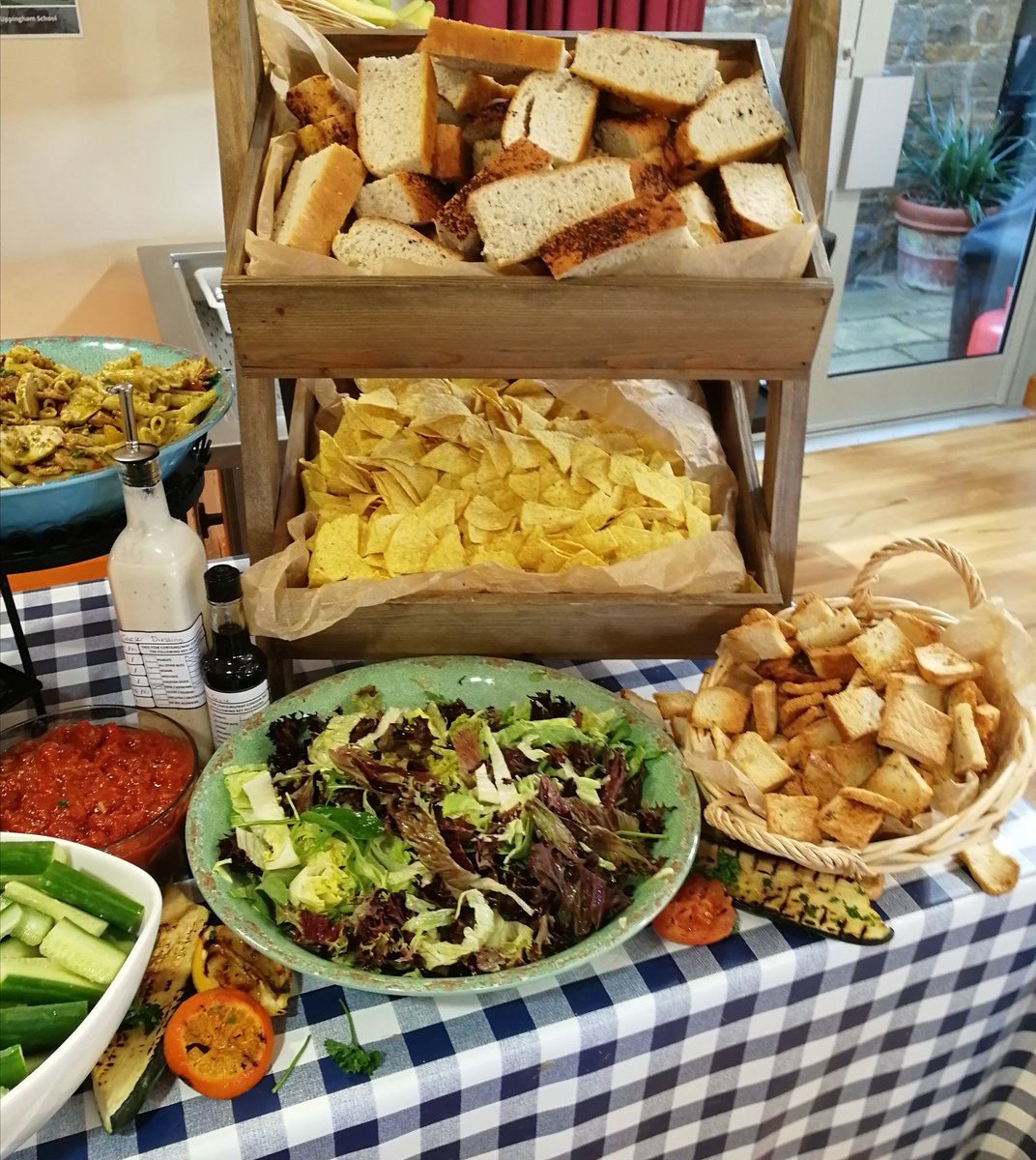 Summer's not far away so let's get some colour injected in Johnson's <a href="/UppinghamSchool/">Uppingham School</a> today , Buzzing 🤙🏻☺️ <a href="/OxfordAndrew/">Andrew Oxford</a> @ChefSi71 @chefysimon <a href="/HolroydHowe/">Holroyd Howe</a>