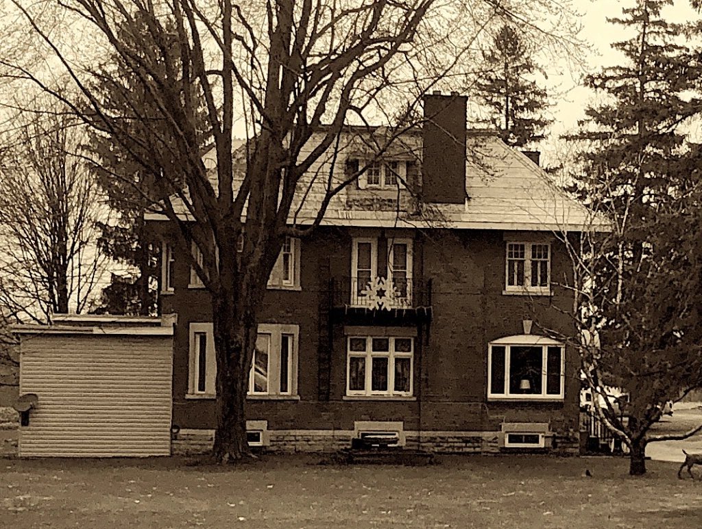 It is the homestead of Titanic passenger Hudson Allison and his family, a stately Edwardian home he had built in Chesterville on his farm that was to welcome them back after their transatlantic voyage. However, the young family would never set foot in the house...