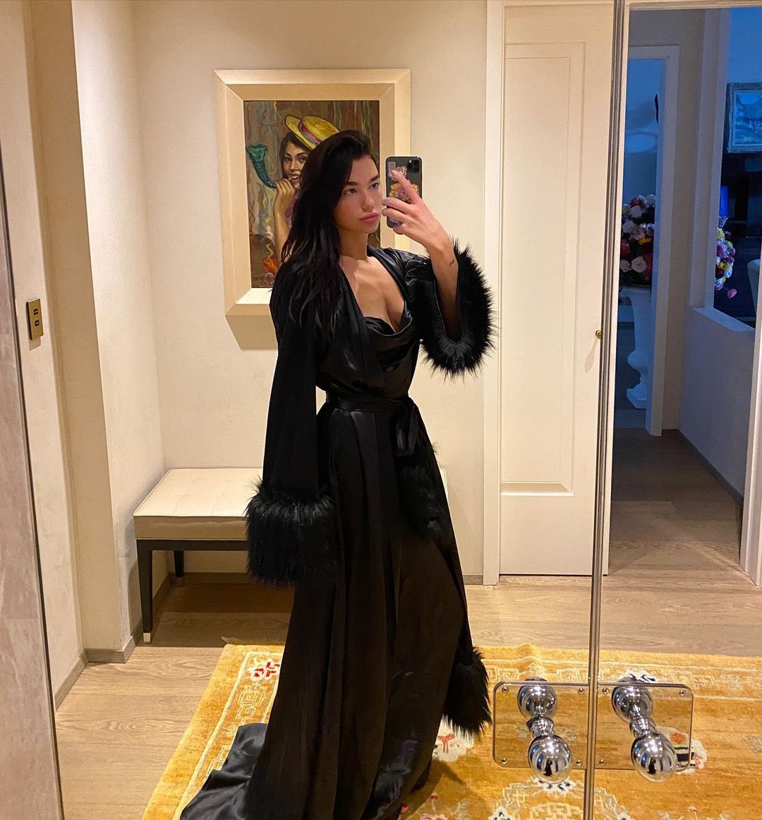 LAVIDAPRADA's tweet photo. i should be in italy wearing this 🙄 https://t.co/ePoJSPYW5X