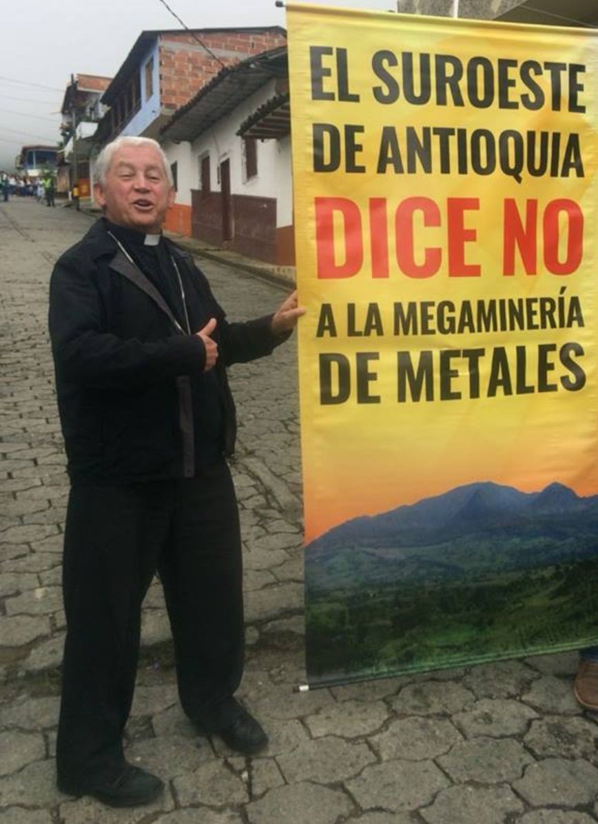 Linavelasqueze's tweet photo. A la sudafricana @AGAColombia #nolesdapena en audiencia pública, el obispo de Jericó Noel Antonio Londoño expresó su oposición a #Quebradona, entonces le ofrecieron construir Catedral a Santa Laura Montoya. @ANLA_Col @RodSuarezCa: #JericóSinMinería. https://t.co/piQrqlzqgk