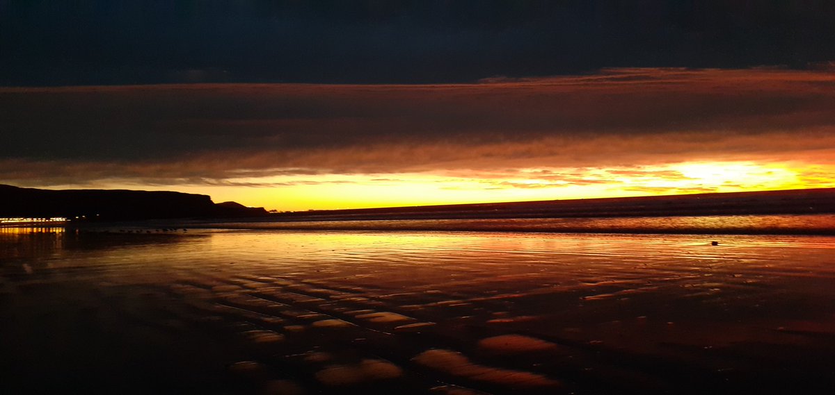 luisdancheff's tweet photo. Buen #martes13 #notecasesniteembarques #amanecer #RadaTilly 😍 https://t.co/b5un7c280v