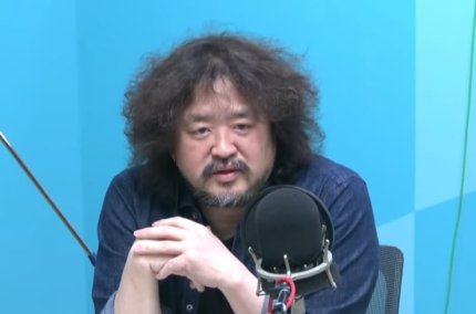 털보 어준이 하루 출연료가 200만원이
라는데 c8 2만원도 아깝다.
TBS가 좌파들 돈줄도 아니고 끝장내라.