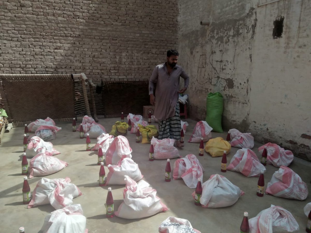 Al_Midrar's tweet image. اس بابرکت مہینے رمضان میں جہاں ہم بھرپورعبادتیں اللہ کی رضا کے لئے کرتے ہیں وہیں غریب,مسکین یا کسی بھی ضرورت مند کی حسب توفیق مدد کرنابھی اللہ کی رضا کا بہت بڑا ذریعہ کیا ہے.
Contact Details
👉 03314153322
👉 03354643727

#Welfare #welfarestate #WelfareSystem #almidrar