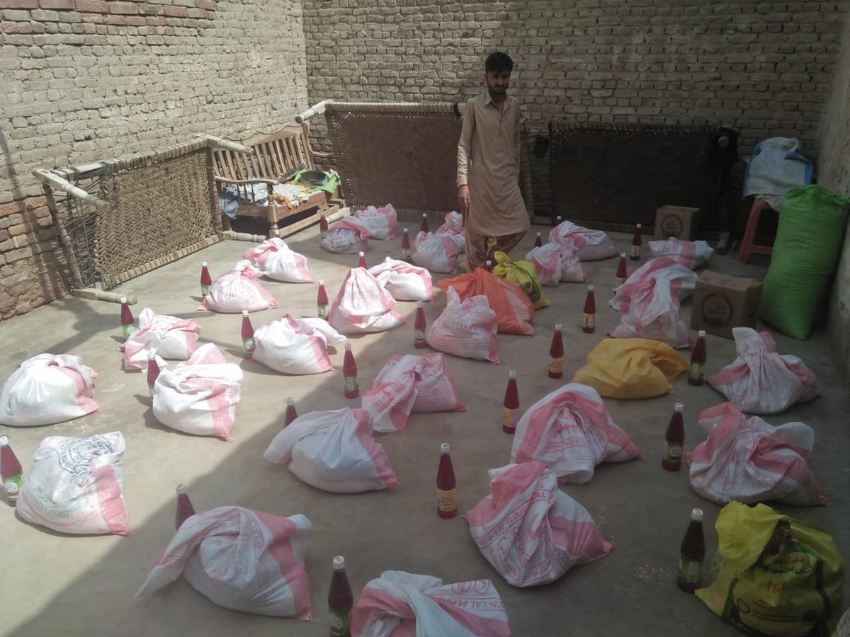 Al_Midrar's tweet image. اس بابرکت مہینے رمضان میں جہاں ہم بھرپورعبادتیں اللہ کی رضا کے لئے کرتے ہیں وہیں غریب,مسکین یا کسی بھی ضرورت مند کی حسب توفیق مدد کرنابھی اللہ کی رضا کا بہت بڑا ذریعہ کیا ہے.
Contact Details
👉 03314153322
👉 03354643727

#Welfare #welfarestate #WelfareSystem #almidrar