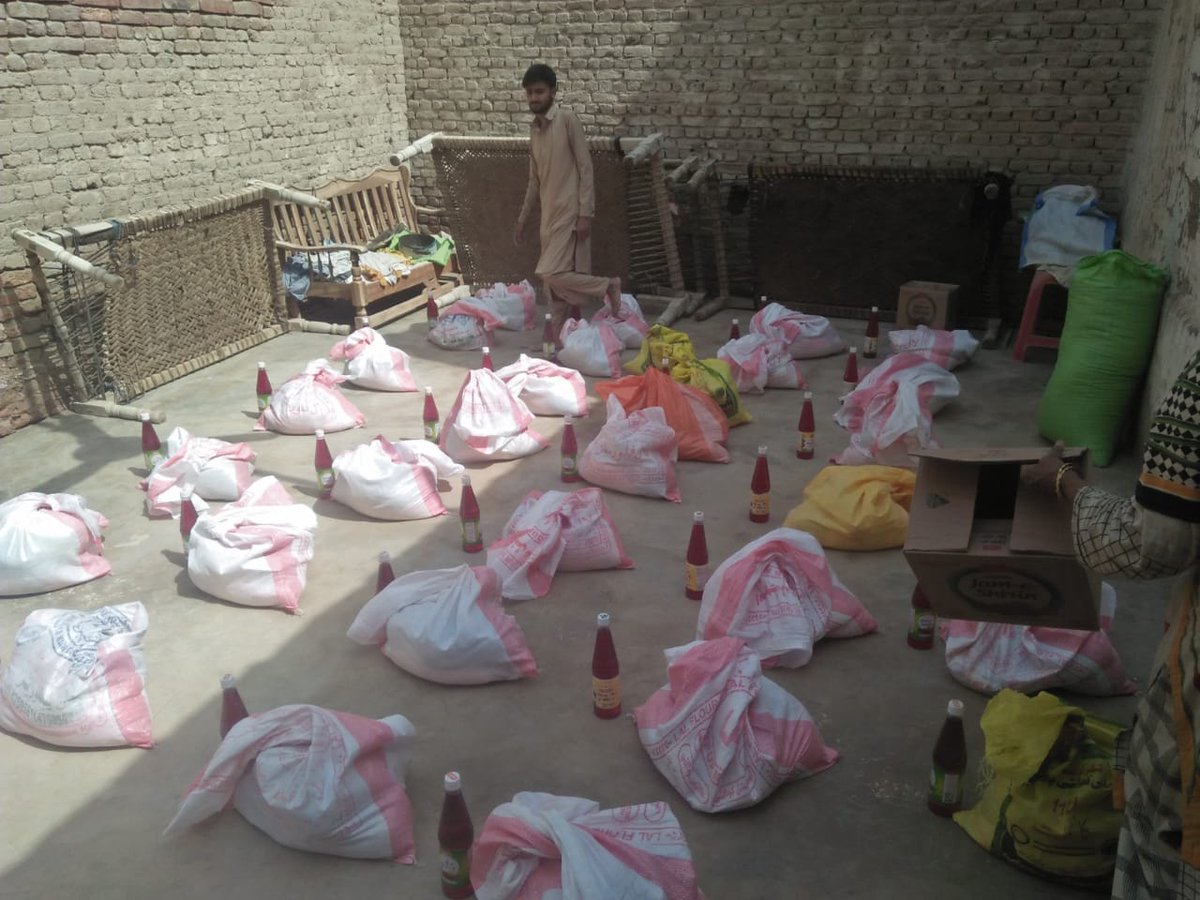 Al_Midrar's tweet image. اس بابرکت مہینے رمضان میں جہاں ہم بھرپورعبادتیں اللہ کی رضا کے لئے کرتے ہیں وہیں غریب,مسکین یا کسی بھی ضرورت مند کی حسب توفیق مدد کرنابھی اللہ کی رضا کا بہت بڑا ذریعہ کیا ہے.
Contact Details
👉 03314153322
👉 03354643727

#Welfare #welfarestate #WelfareSystem #almidrar