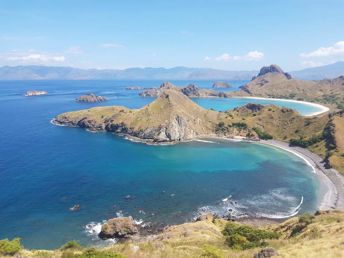 tangoandrakija's tweet photo. @beckyexploring @perthtravelers @Giselleinmotion @Touchse @CharlesMcCool @shovelstrode @ThandaIsland @doinggeography @ExpressionsSA @misnlytnme @lizzie_hubbard2 @sl2016_sl @HHLifestyleTrav @180books @bl2life @DonNadeau @Travel_Session @CourseCharted @kmf116 @RenBackpacker @jasontravelblog @CocktailCarryOn @XeniaKaepernick @epicureanexpats @Abfabtravels @TopdeckTravel @gr8traveltips @melbtravel @InspiTraveAdven @DigitalJessieUK @CindyMoore @whatsheseeks20 @kristenabroad @SlowTraveller @TTW_TTP Not that ones but some very near. It was so hot Becky! -yes my shirt is on the wrong side. #Top4Theme #Top4Secluded https://t.co/k6ppUXJ3ZF