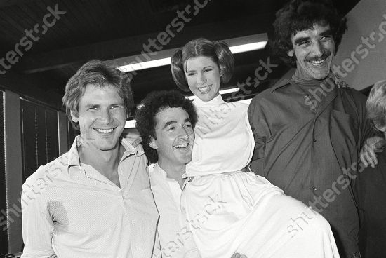 5 Oct 1978: , Harrison Ford, Anthony Daniels, Carrie Fisher, Peter Mayhew in Los Angeles taking a break from recording the #StarWars Holiday Special*, apparently.

*Which I still haven't seen and don't want to https://t.co/8LQJg9BSSd