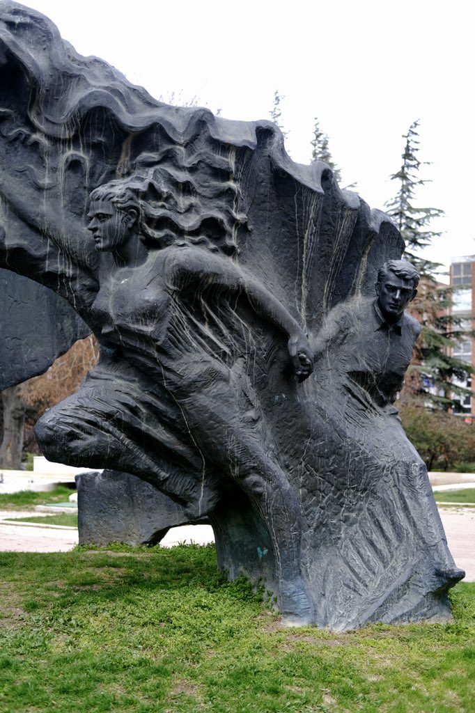 “Dışarıda bağımsızlık, içeride kayıtsız ve şartsız millî egemenlik” 

Atatürk’ün bu sözlerinin yer aldığı Milli Egemenlik Parkı, Ankara’da en sevdiğim yerlerden biri.