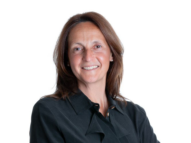 Reuters's tweet photo. Reuters names Alessandra Galloni as its next editor-in-chief. Galloni will be the first woman to lead the news agency and will replace Stephen J. Adler, who is retiring this month after leading the newsroom for the past decade https://t.co/qMGDPIzpo8 https://t.co/ZyrpjwgnDM