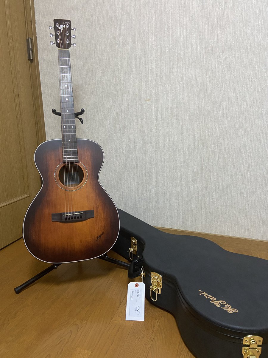 00261770's tweet photo. K.Yairiのアコギをお出迎え🥺
これでエモくておしゃれ〜な曲を弾いてくんだ https://t.co/4toI1lvZv5