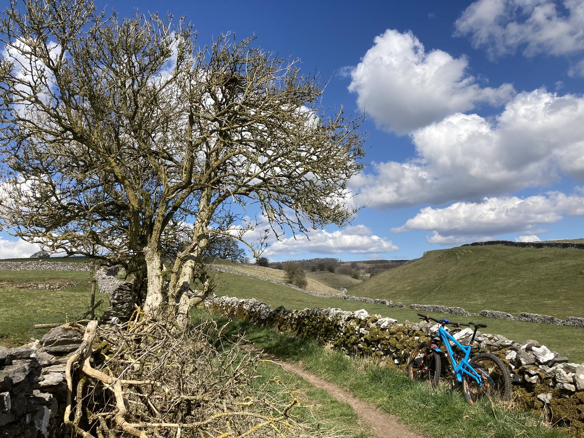 @KoftheP quick update from yesterday’s ride around Cheedale, Eyam, Longstone Edge and Chatsworth - it’s dry and dusty 😎👍 #peakdistrict